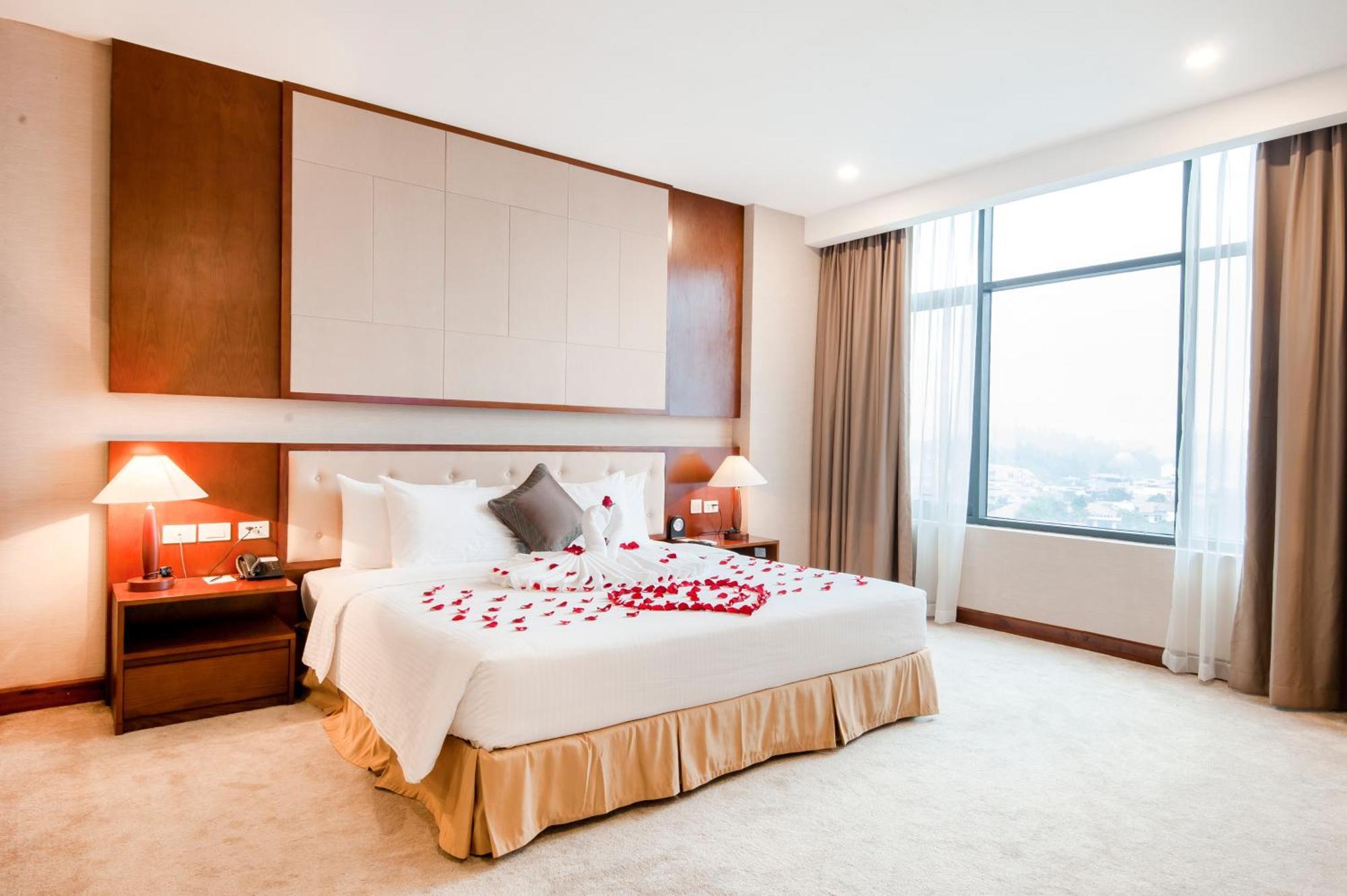 Muong Thanh Grand Lao Cai Hotel Bagian luar foto