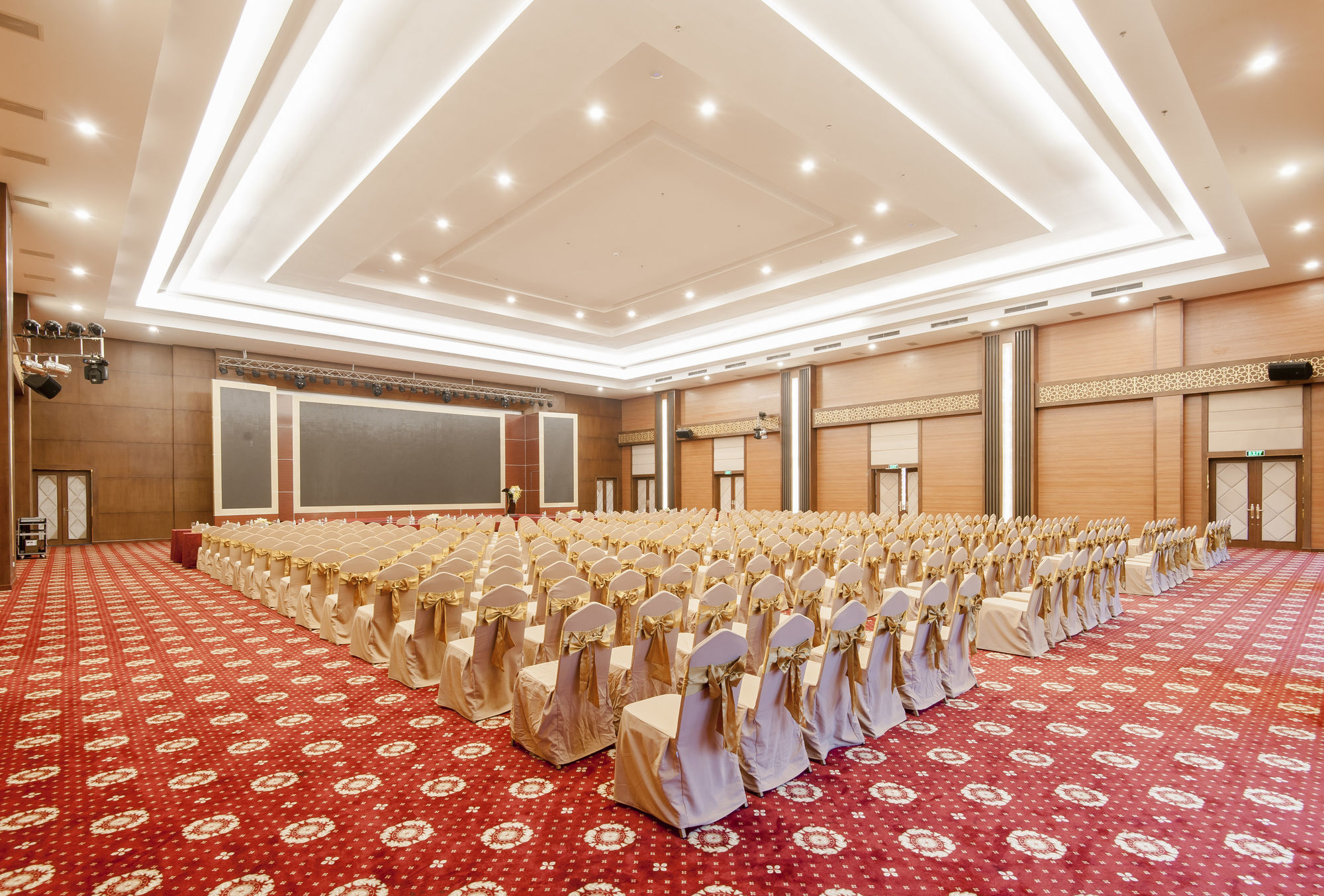 Muong Thanh Grand Lao Cai Hotel Bagian luar foto