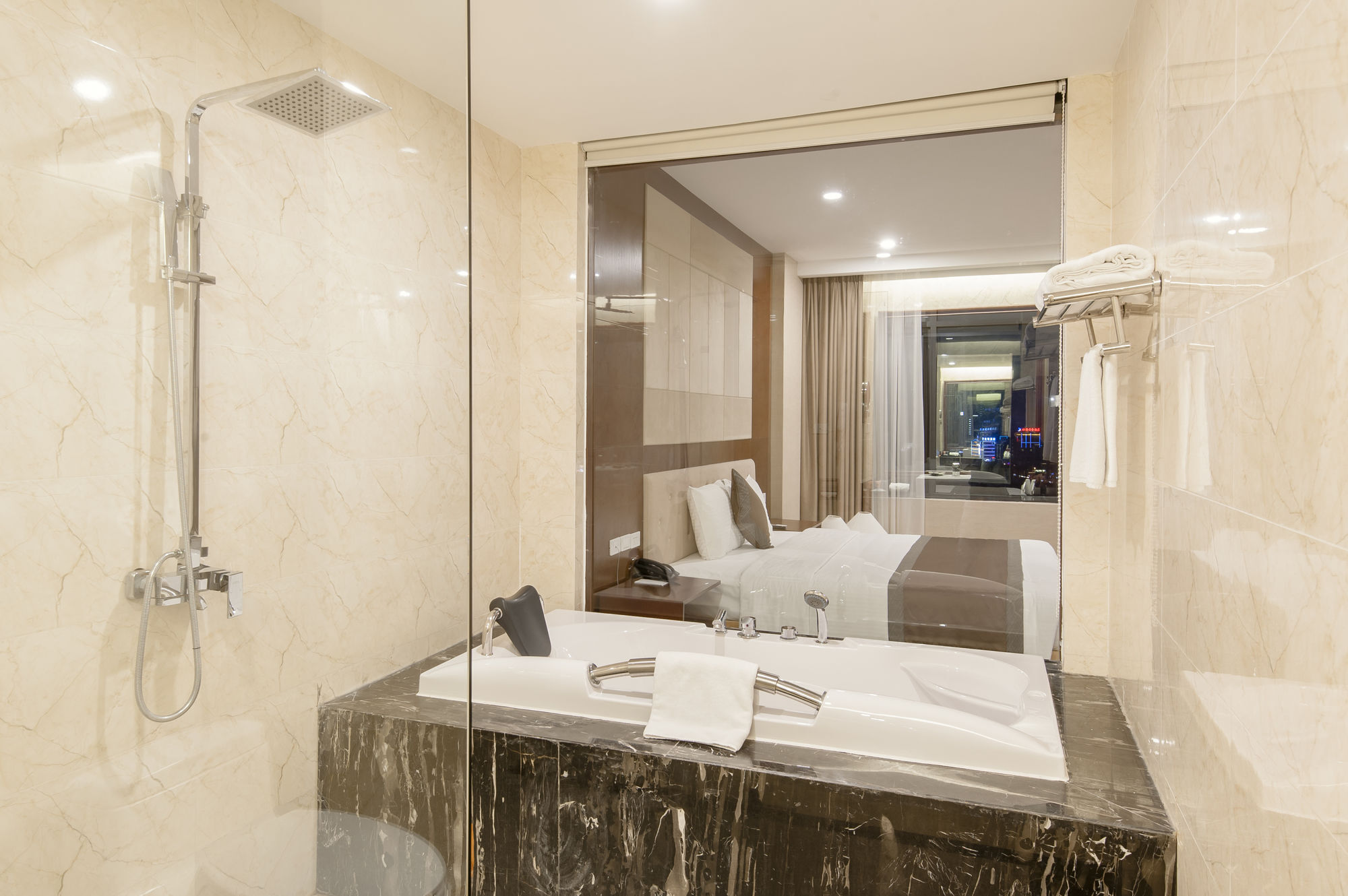 Muong Thanh Grand Lao Cai Hotel Bagian luar foto